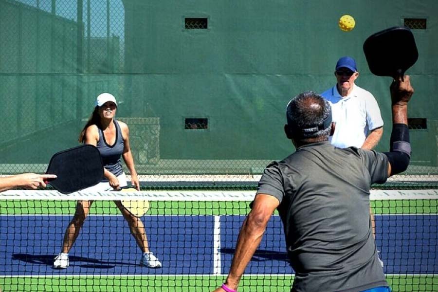 La defensa del Smash en Pickleball ¿Cómo hacerlo?