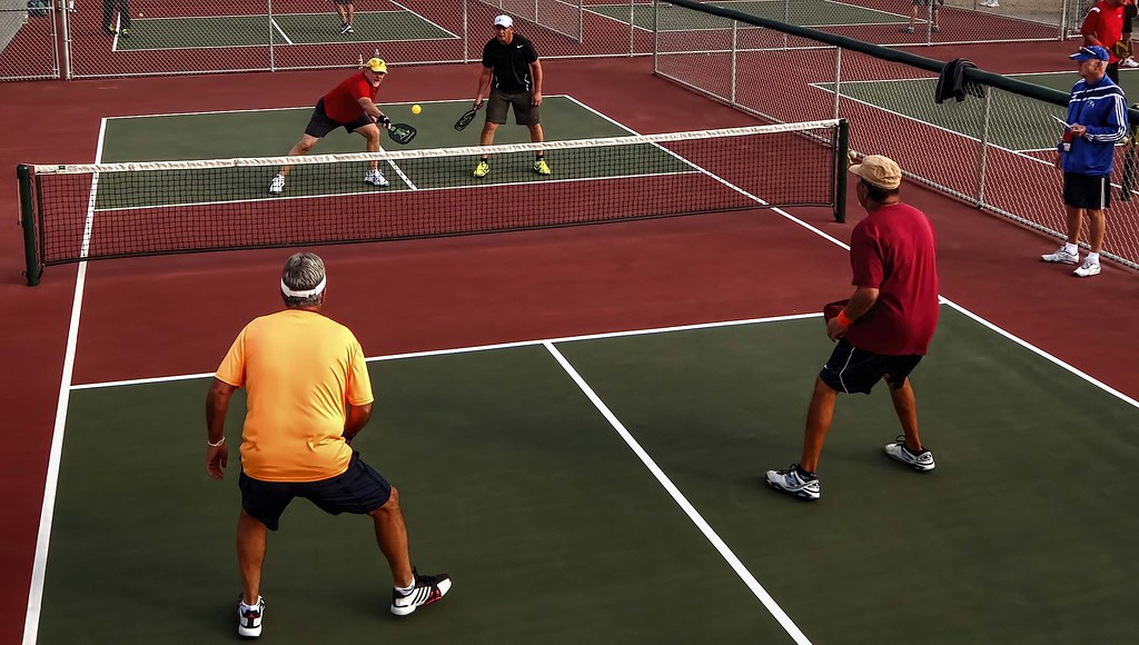 ¿Cuál es la diferencia entre pádel y pickleball? Palas, pelotas, relgas y pista