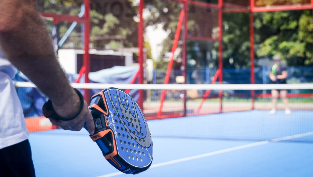 ¿Cuál es la diferencia entre pádel y pickleball? La pala de pickleball y la de pádle