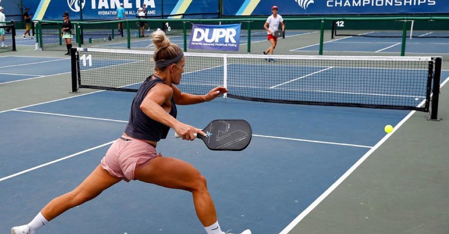 La flexibilidad en el pickleball, una cualidad necesaria de entrenar para mejorar el juego