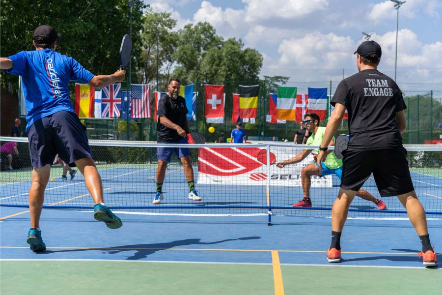 La Volea en Pickleball, tipos de voleas y como ejecutarlas